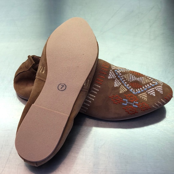 Bird of Flight embroidered slip-ons. Sundance, . - Picture 6 of 6